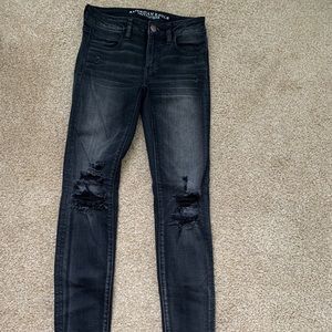 American eagle women’s distressed jeans